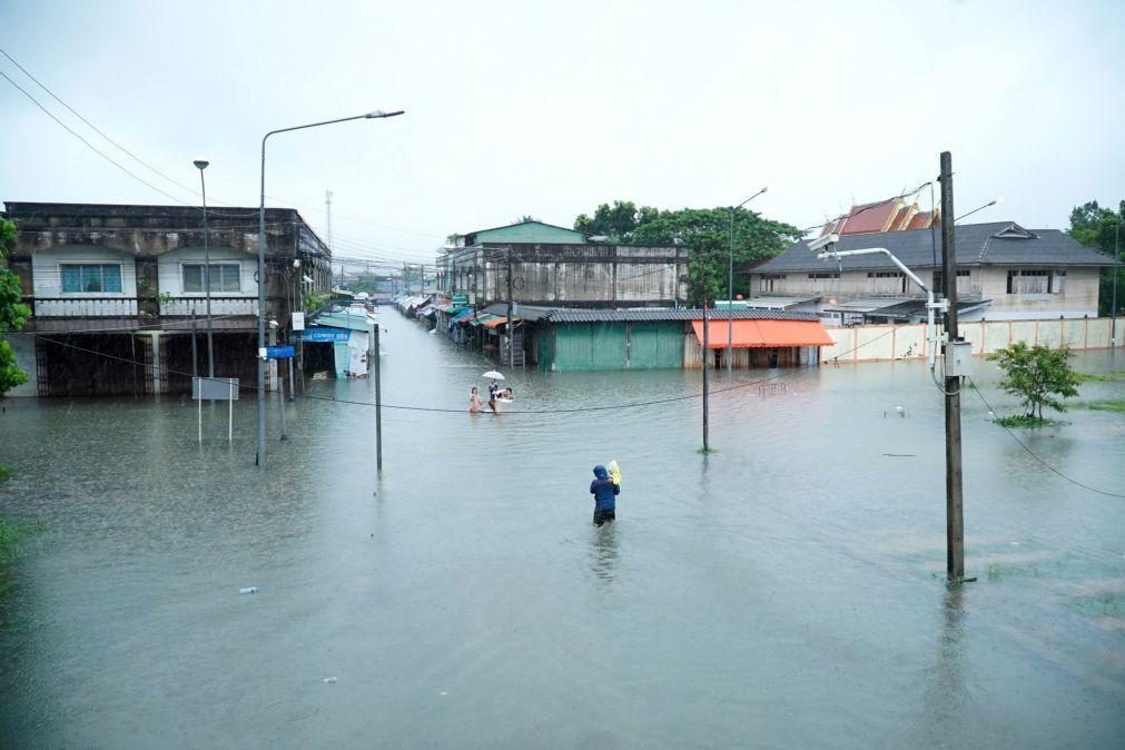 Pelo menos três mortos e dois desaparecidos nas inundações no sul da Tailândia