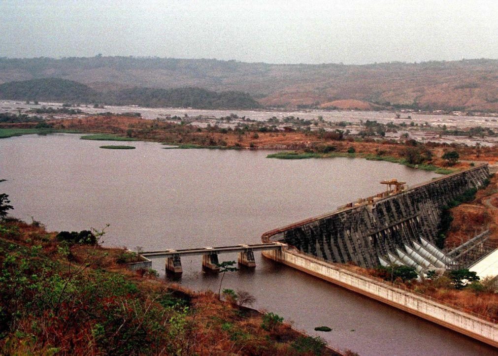 Abertura de comportas de barragem congolesa destruiu habitações em província angolana