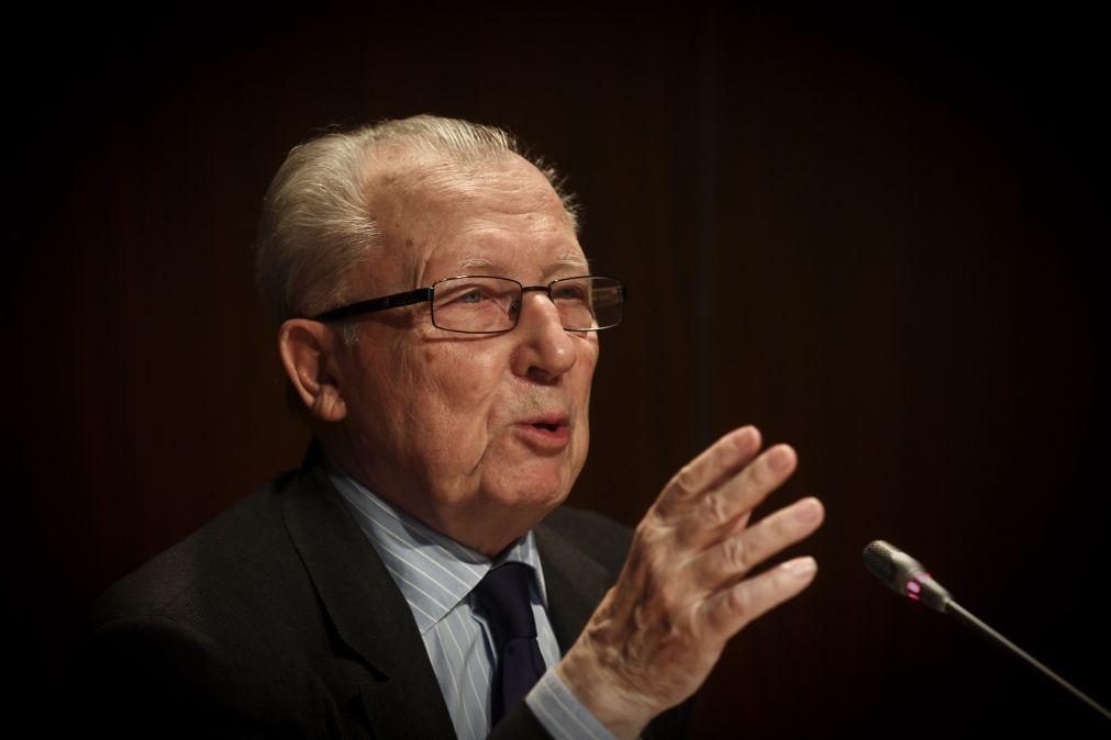 Antigo presidente da Comissão Europeia Jacques Delors morre aos 98 anos