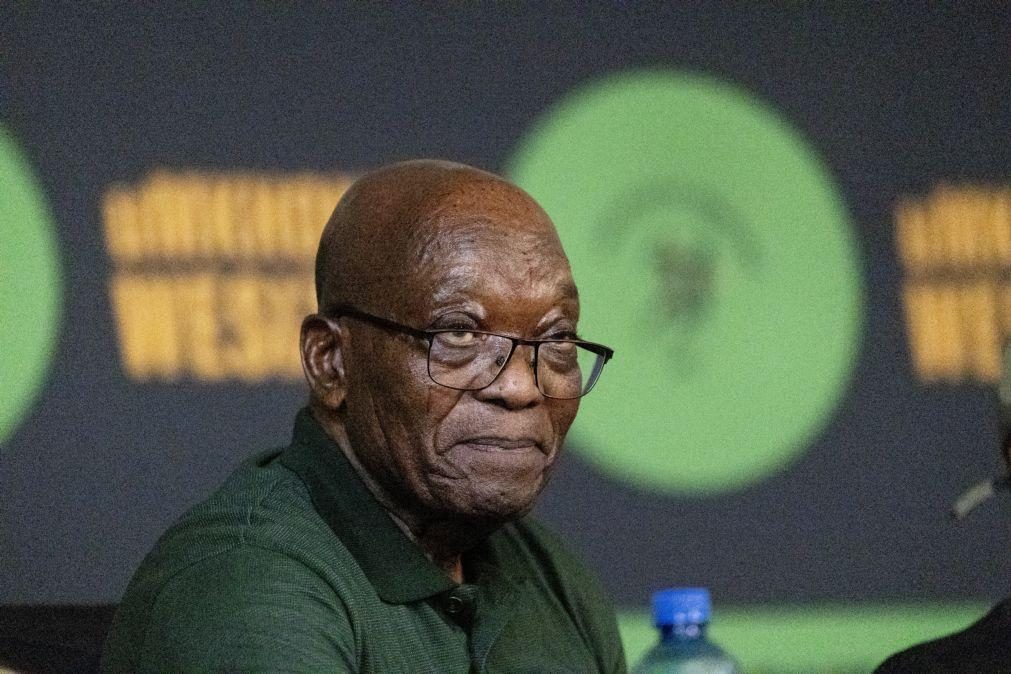 Ex-presidente Zuma acusa sucessor de falhar restituição da terra na África do Sul