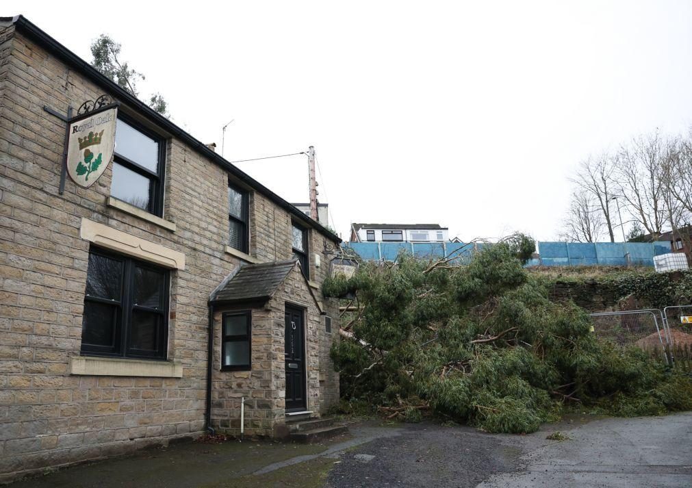Tempestade deixa milhares de pessoas sem eletricidade no norte do Reino Unido