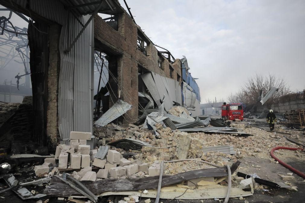 Ucrânia: Pelo menos 30 mortos e mais de 160 feridos em ataques russos - novo balanço
