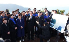 Líder da oposição esfaqueado na Coreia do Sul