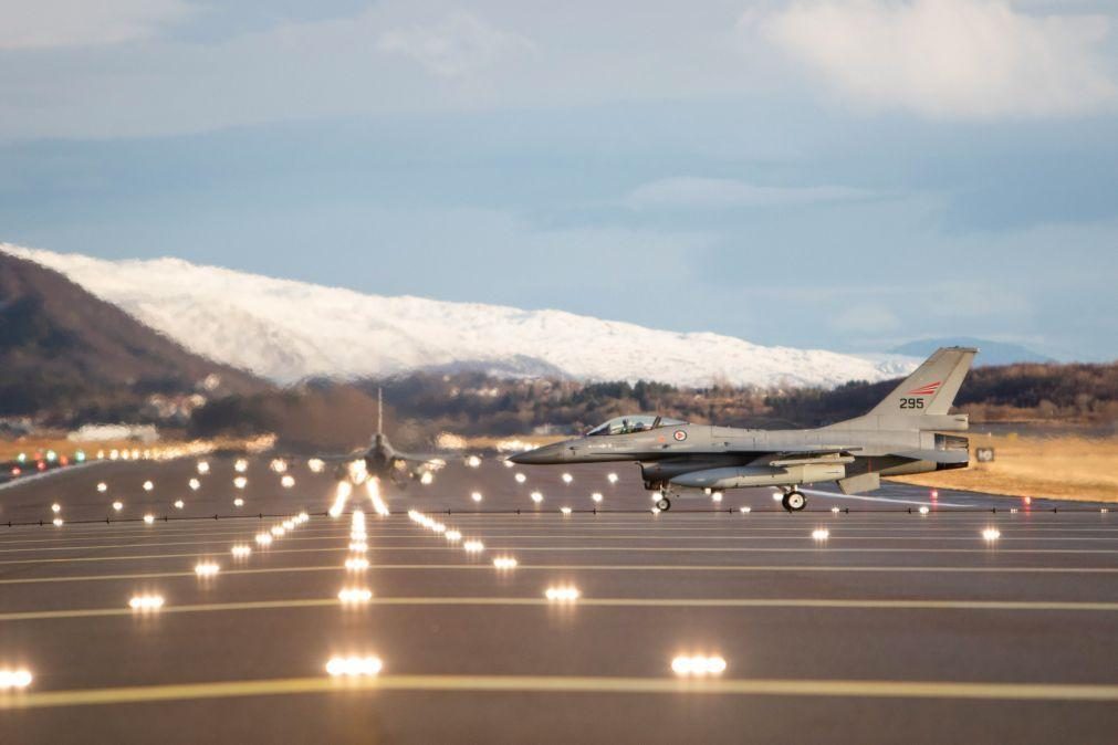 Noruega envia dois F-16 para a Dinamarca para treinar ucranianos