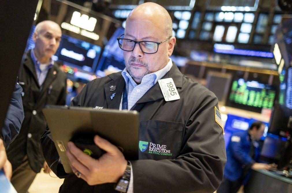 Wall Street fecha em alta ligeira depois de robustas estatísticas laborais