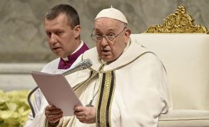 Papa pede o fim dos ataques contra civis e da perseguição a cristãos