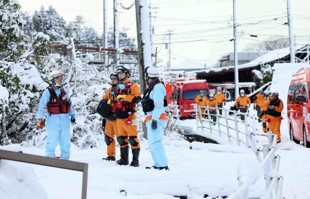 Autoridades japonesas pedem precaução na zona do sismo devido ao mau tempo