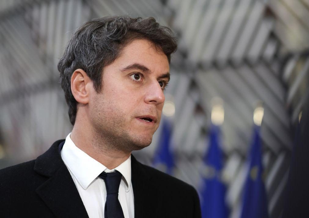 Macron nomeia jovem ministro Gabriel Attal para chefiar Governo francês