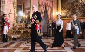 Felipe VI - Após crise no casamento, diverte-se com amiga do jet set madrileno