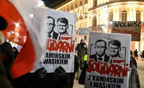 Polícia detém deputados que se refugiaram na residência do Presidente da Polónia