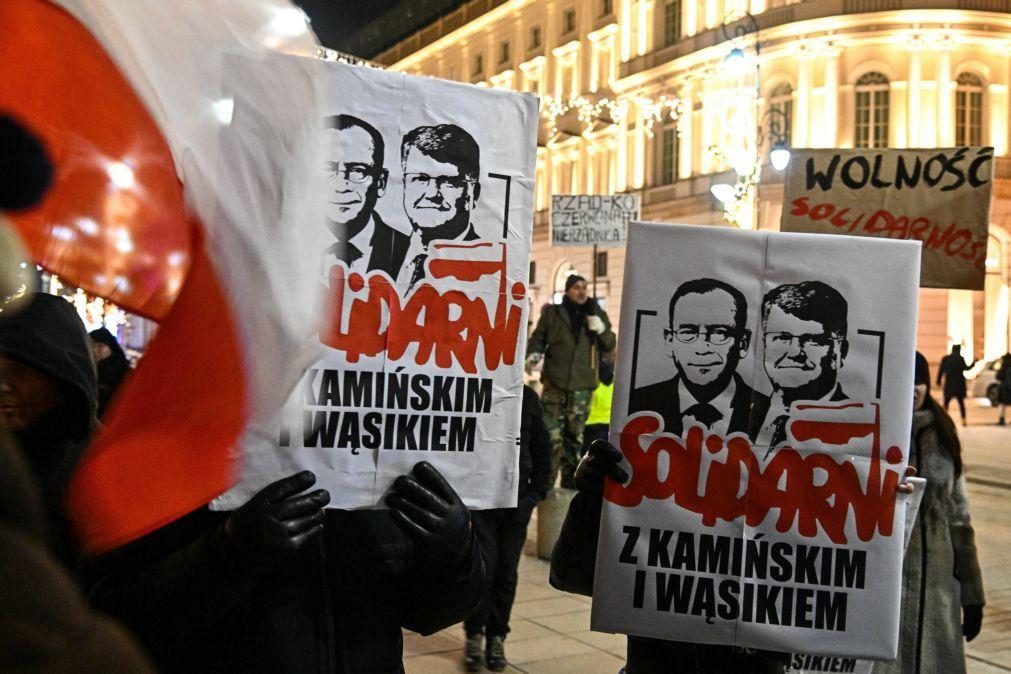 Polícia detém deputados que se refugiaram na residência do Presidente da Polónia