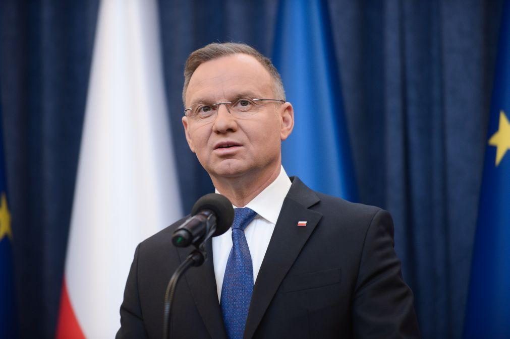 Polónia vive crise política com confronto entre Presidente e primeiro-ministro