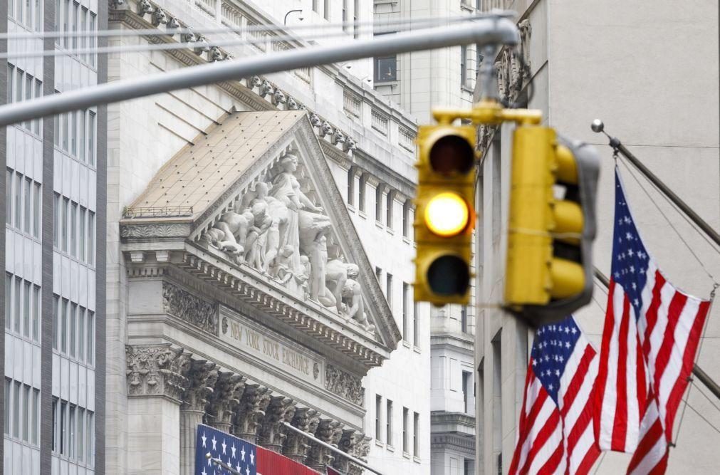 Bolsa em Wall Street segue mista pouco após o início da sessão
