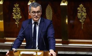 Vários 'pesos pesados' do Governo cessante francês reconduzidos nos cargos
