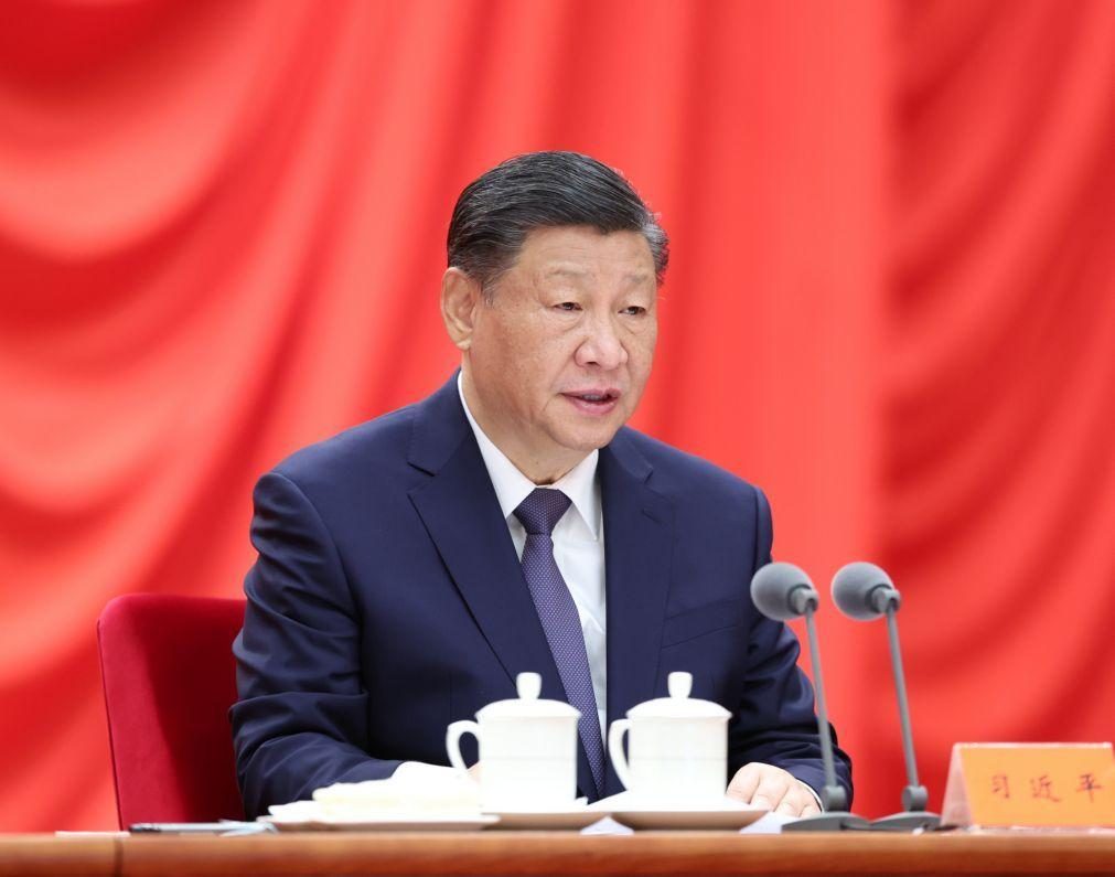 Xi Jinping procura 