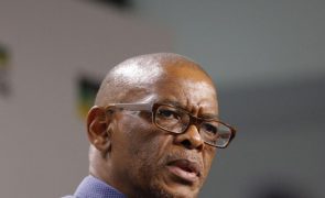 Líderes políticos dissidentes do ANC na África do Sul anunciam 