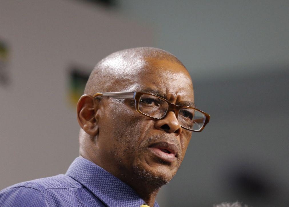 Líderes políticos dissidentes do ANC na África do Sul anunciam 