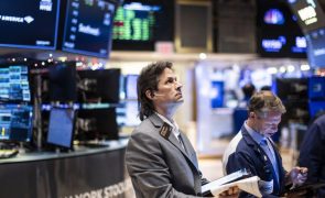 Wall Street fecha sem rumo a ponderar os primeiros resultados e as projeções