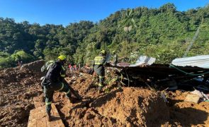 Instabilidade do terreno suspende resgate de vítimas de desastre na Colômbia
