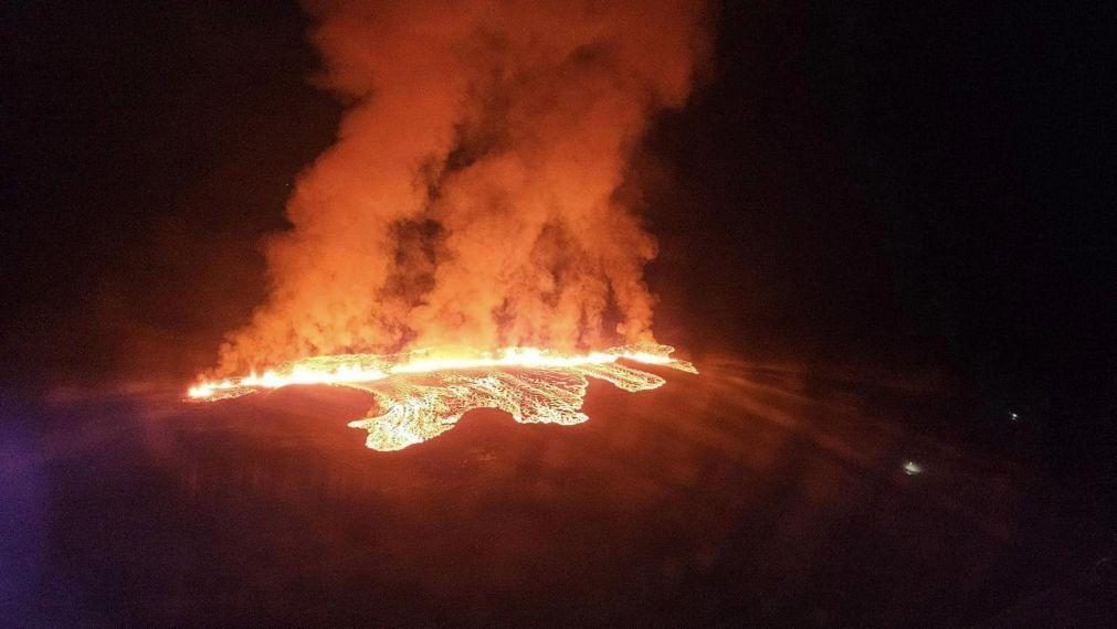 Nova erupção vulcânica perto do porto islandês de Grindavik