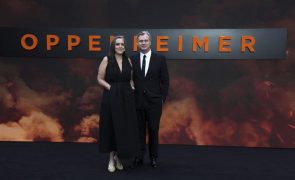Oppenheimer domina noite dos Critics Choice Awards com 8 estatuetas douradas