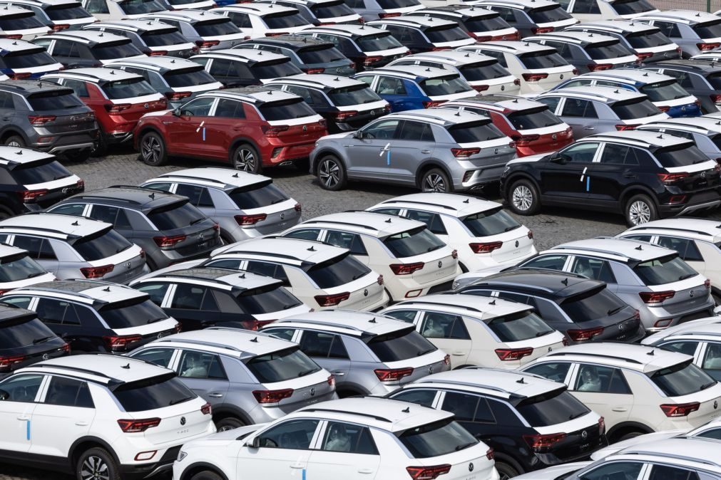 Produção de veículos automóveis cai 1,3% em 2023 para 318.231 unidades