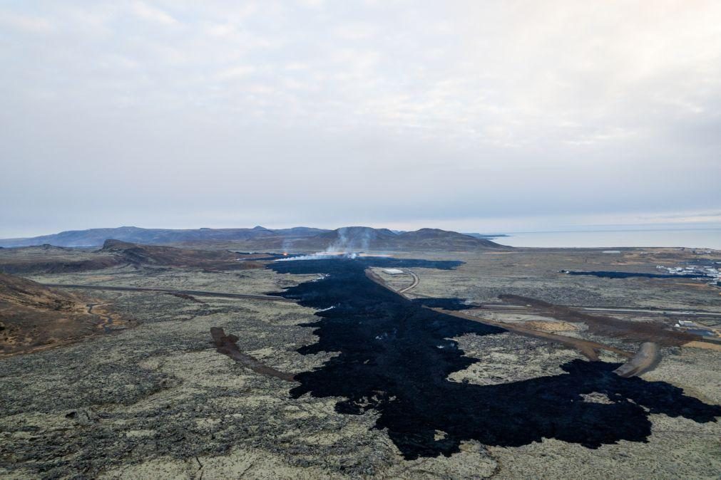 Fissuras vulcânicas abertas na Islândia deixaram de emitir lava