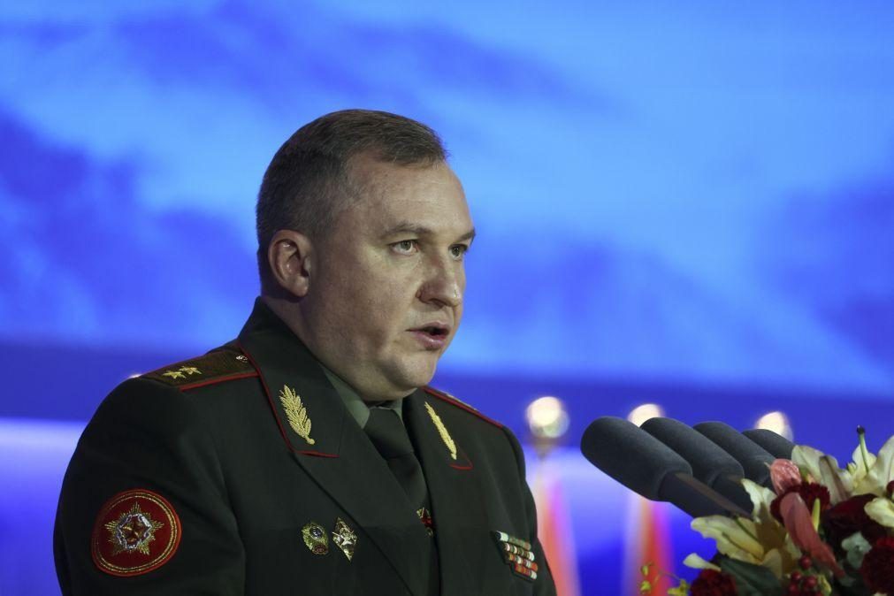 Bielorrússia anuncia nova doutrina militar que prevê uso de armas nucleares