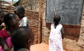 Ministério da Educação guineense precisa contratar cerca de três mil professores