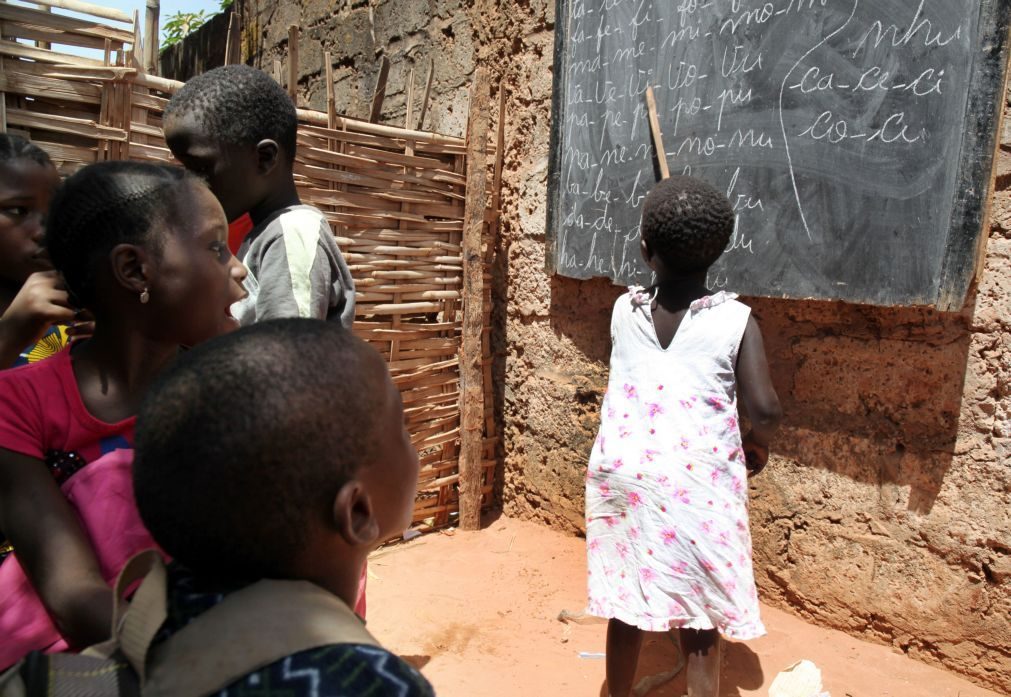 Ministério da Educação guineense precisa contratar cerca de três mil professores