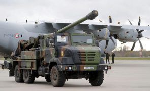 França vai comprar mais 12 canhões Caesar para Kiev