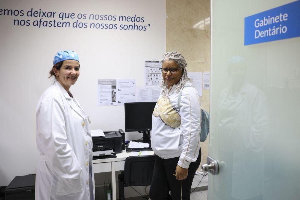 Clínica dentária em Lisboa devolve sorrisos à população carenciada