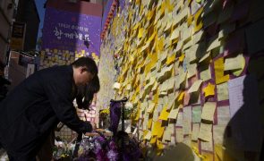 Chefe da polícia de Seul acusado em caso de debandada que matou 158 pessoas