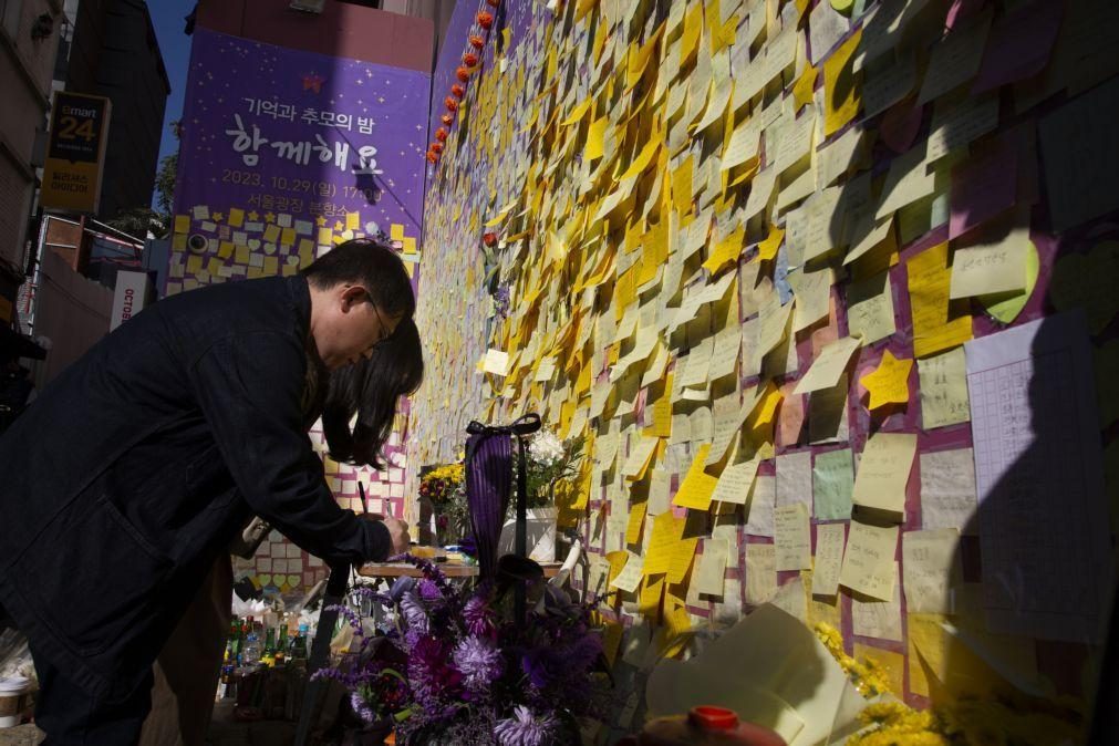 Chefe da polícia de Seul acusado em caso de debandada que matou 158 pessoas