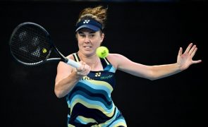 Linda Noskova bate Iga Swiatek e avança para os 'oitavos' do Open da Austrália