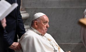 Papa diz-se escandalizado por filhos não visitarem pais em lares