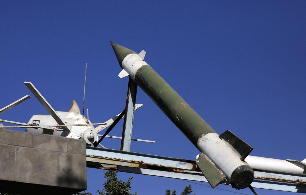 EUA destroem míssil antinavio dos rebeldes Huthis