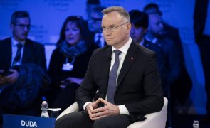 PR polaco acusa UE de forçar mudança de governo ao reter fundos comunitários