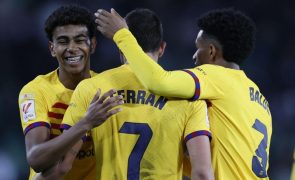 Barça vence Bétis com hat-trick' de Ferran Torres e golo precioso de João Félix