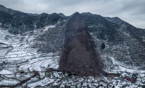 Sobe para 11 número de mortos causado por aluimento de terras no sudoeste da China