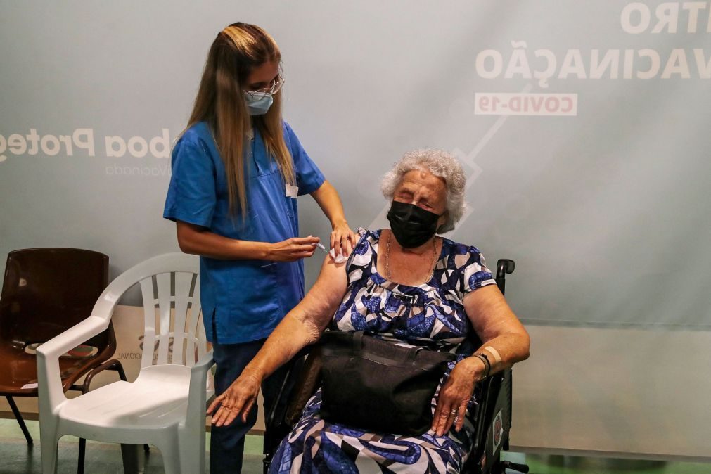 Quatro em cada 5 portugueses com 65 ou mais anos vacinados contra a gripe