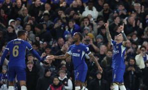 Chelsea 'vira' eliminatória com goleada e está na final da Taça da Liga inglesa