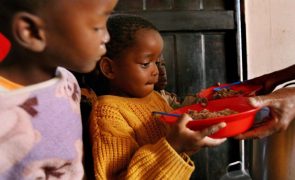 Reforçado apoio alimentar às crianças das escolas da Guiné-Bissau