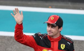 Piloto de F1 Charles Leclerc renova contrato com a Ferrari