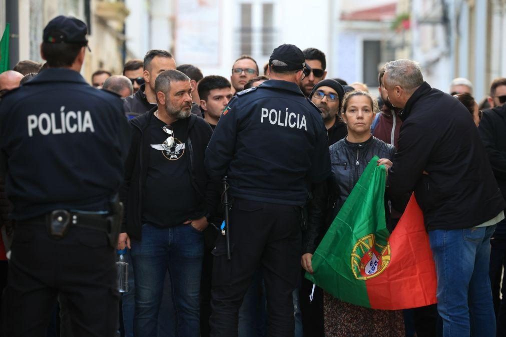 Primeiro-ministro recebido em Aveiro com protesto dos polícias