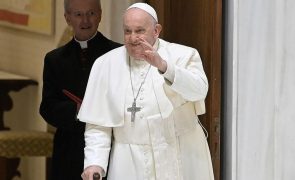 Papa diz que lógica do ódio e da violência não pode ser justificada