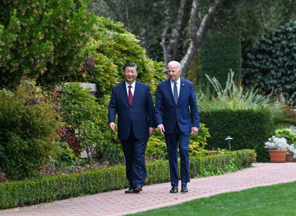 Casa Branca anuncia preparação de conversa telefónica entre Biden e Xi
