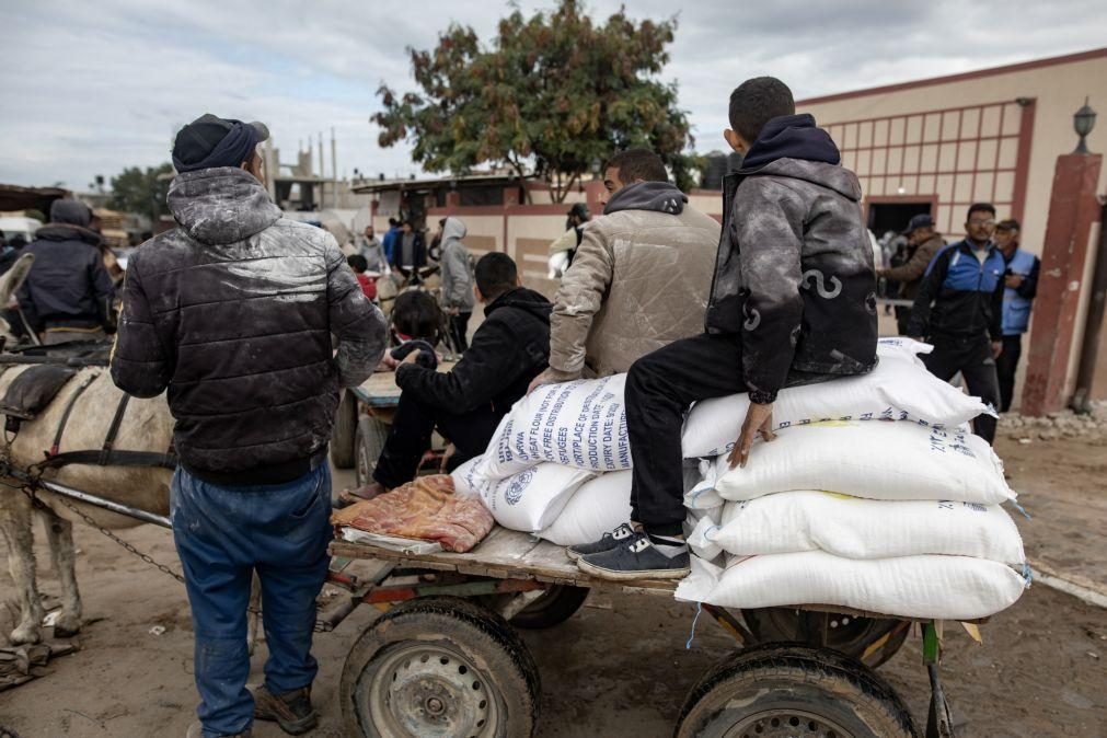 França decide congelar fundos para agência da ONU de assistência aos refugiados palestinianos