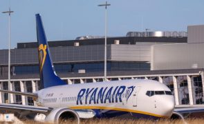 Lucro da Ryanair cai para15ME no terceiro trimestre
