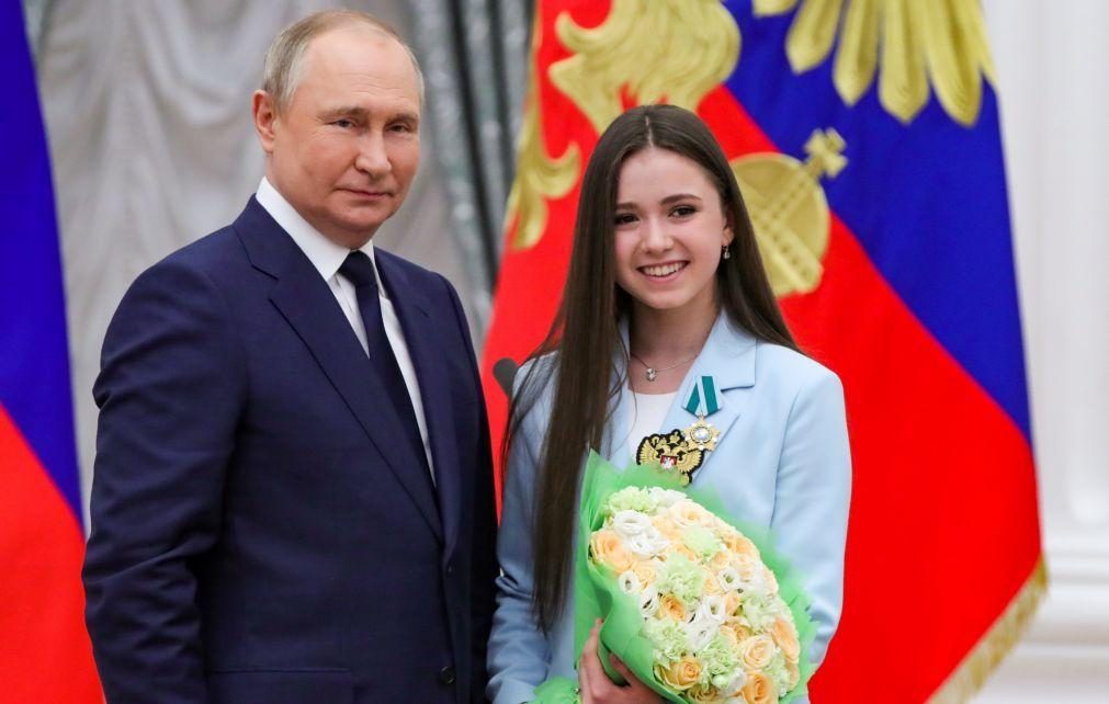 Rússia vai recorrer da decisão que tirou ouro olímpico a Valieva por doping